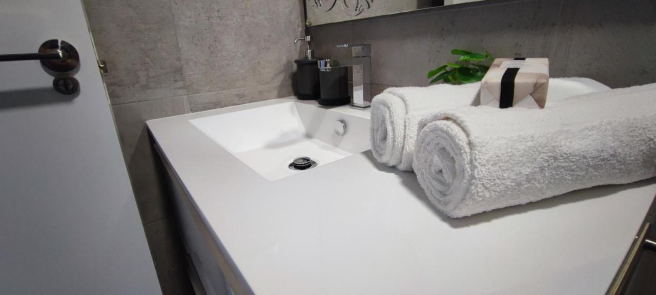 Teatinos Suite Malaga Ngoại thất bức ảnh